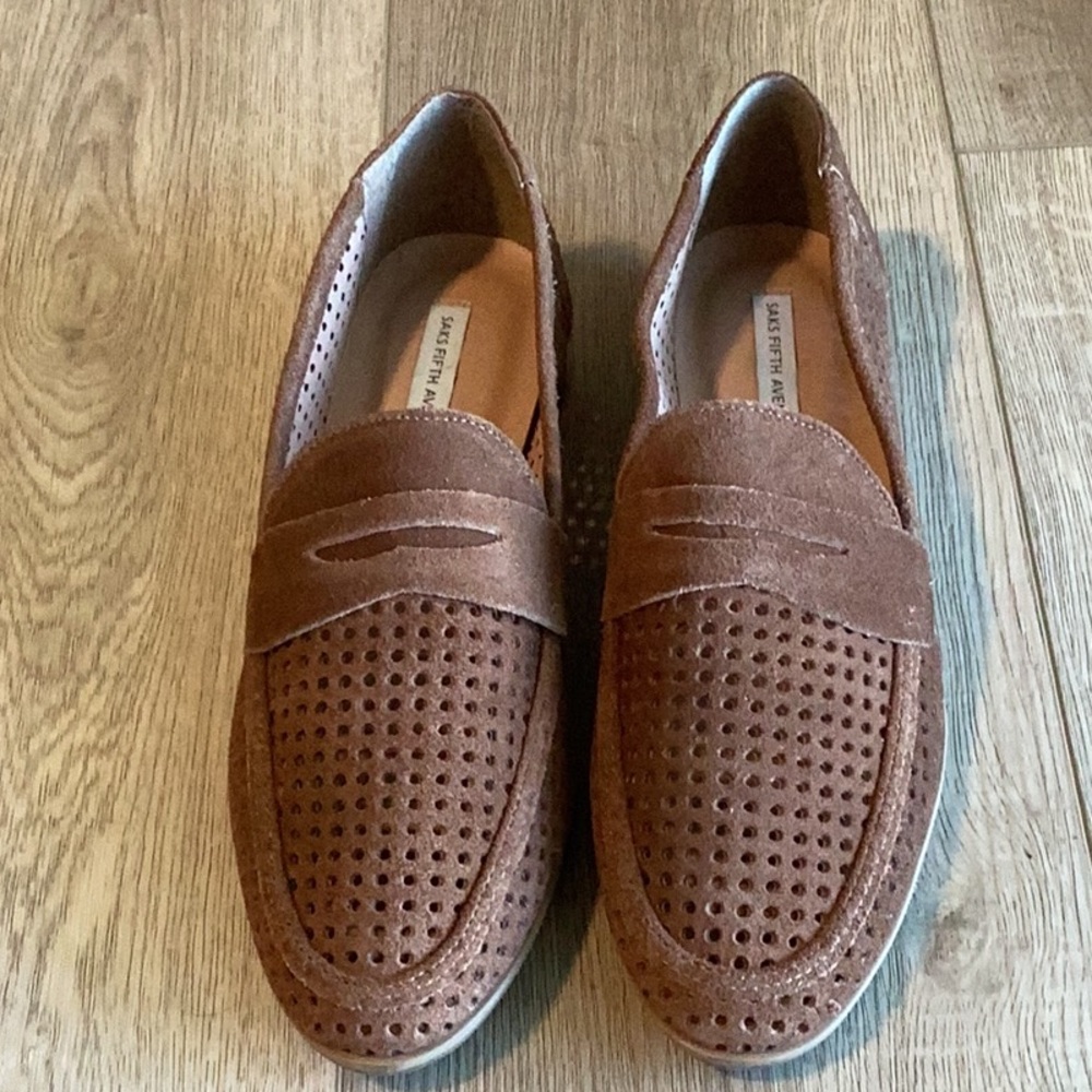 BNWT Saks Fifth Avenue Suede Loafer in Caramel Size 8.5